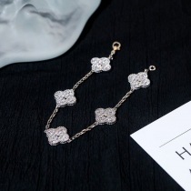 送料込ヴァンクリーフ＆アーペル コピー アルハンブラ ブレスレット vat67401
