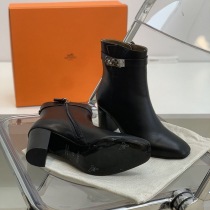 21-22AWエルメス レディース 黒ブーツ 白パンツにピッタリ 偽物 erq40412