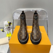 ルイヴィトン モノグラム ショートブーツ 偽物 vup60515
