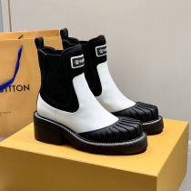 入手困難品！ルイヴィトン 偽物 ショートブーツ vuv33671