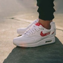 追跡付 シュプリーム ルイヴィトン ナイキ エアマックス 1 コピー AIR MAX 1 カスタムが海外で話題に！ nah00495