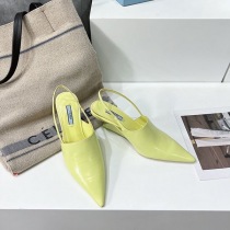 大人気！【プラダ】ロゴ プレックス サンダル コピー レザー pua70104