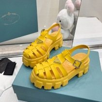 可愛いプラダ フォームラバー サンダル 偽物 pul33413