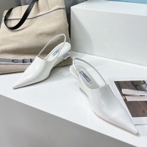 人気急上昇【プラダ】ロゴ プレックス サンダル 偽物 レザー puq24410