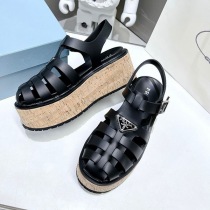 お洒落プラダ Rubber wedge platform sandals ウェッジサンダル 偽物 pur40331