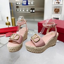 世界中で大人気♪ヴァレンティノ ストラップウェッジサンダル 偽物 ラフィア ピンク outlet Vua46951