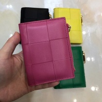 目を惹くカラーボッテガヴェネタ コピー 二つ折りファスナーウォレット box15703