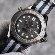 オメガ コピー シーマスターダイバーコーアクシャルマスタークロノメーターブラックブラック omy68553