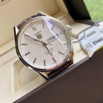 【日本未発売】タグホイヤー カレラ シルバー 文字盤 ステンレス メンズ 腕時計 偽物 WAR201B.FC6291