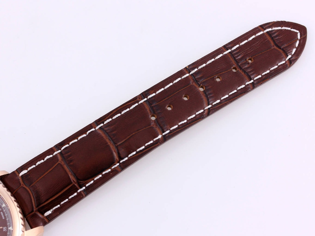 ブライトリングレジェンダリー アビエーション シリーズ (クラシック AVI )43mm イエローゴールドコピー時計代引きを販売