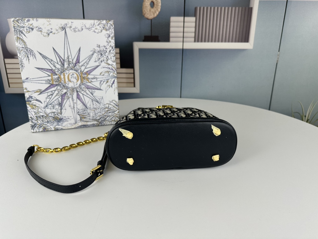 Dior スーパーコピーバケットバッグ ラウンドバージョンの実物ショットD6613最高級