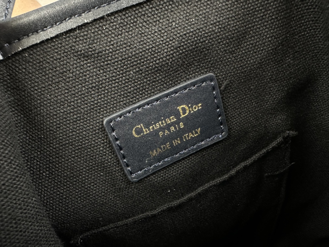 Dior スーパーコピーバケットバッグ ラウンドバージョンの実物ショットD6613代引きを販売