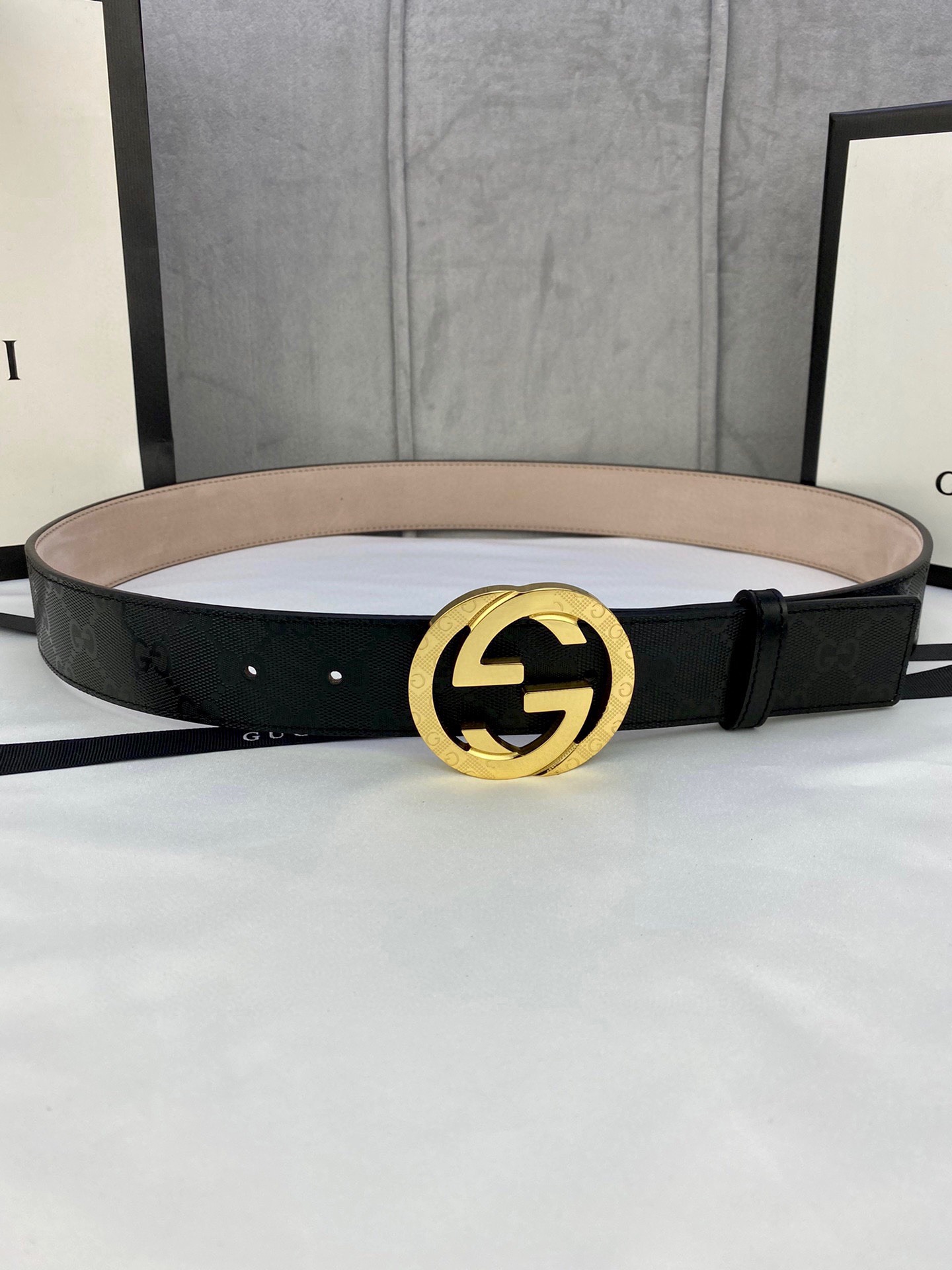 GUCCIスーパーコピー通販のマーモントシリーズは毎シーズン新作が登場しますGG1400