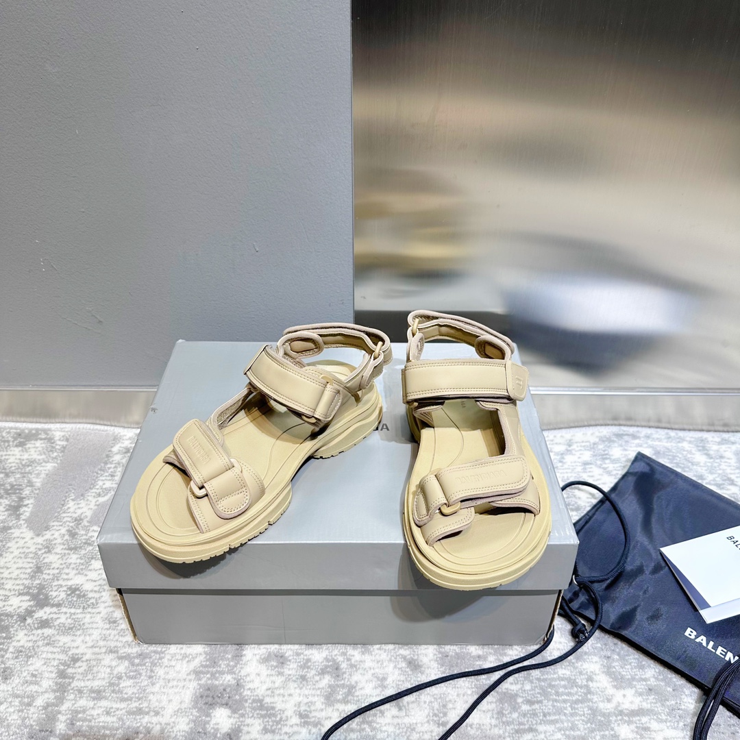 人気のバレンシアガコピー 偽物 ブラウン ベルクロ サンダルbal36321-2代引きを販売