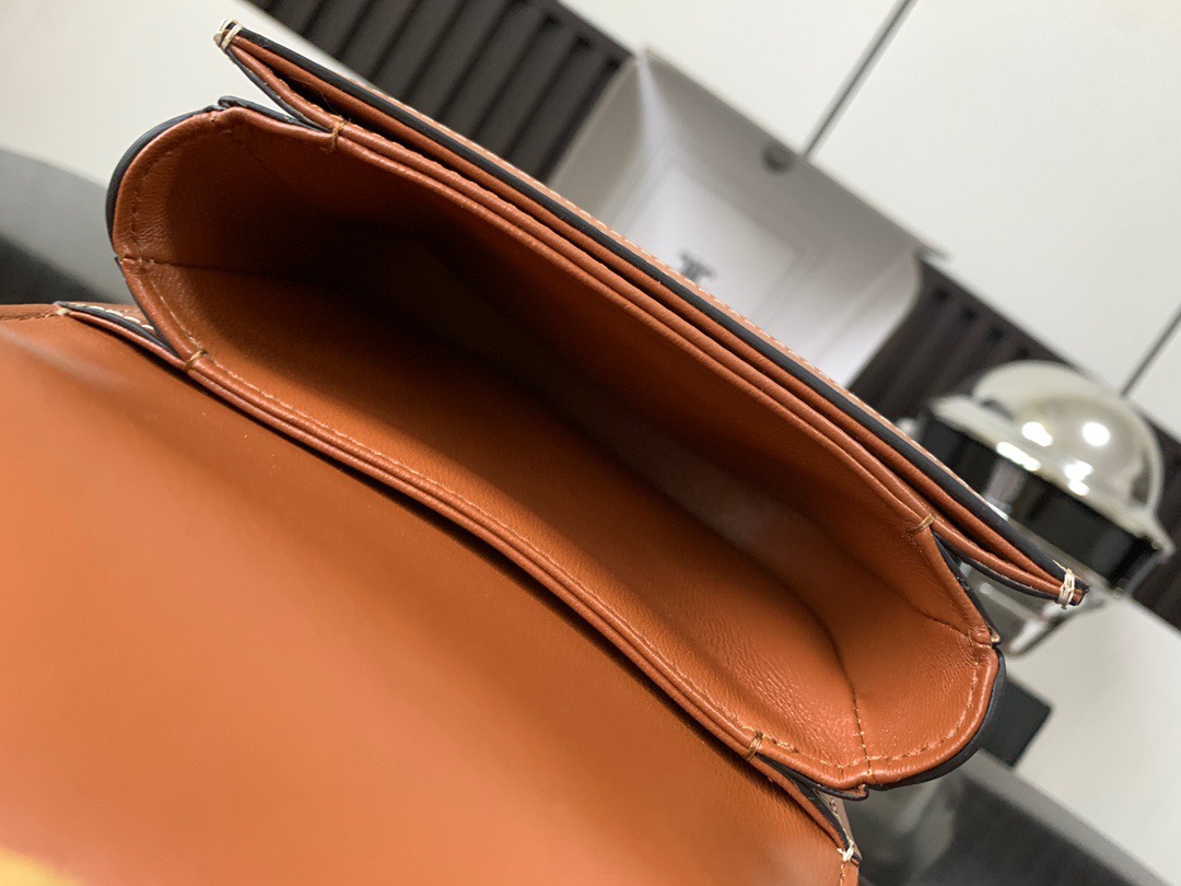 最高級セリーヌスーパーコピー偽物 ミニ ベサーチェ凱旋門バッグ 110413-2N級品