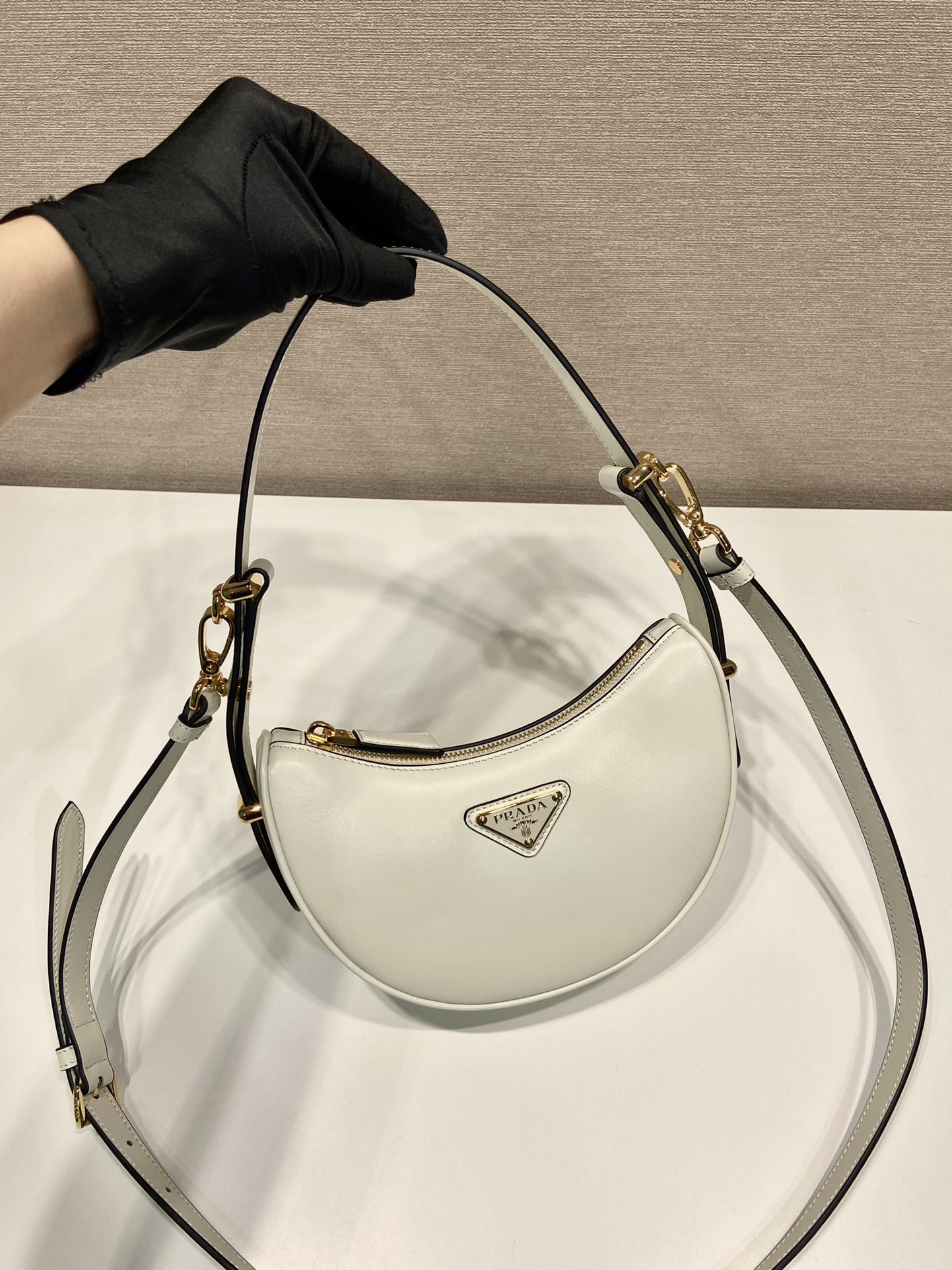 ブランドプラダスーパーコピー ムーンハンドバッグ 1BC199-1