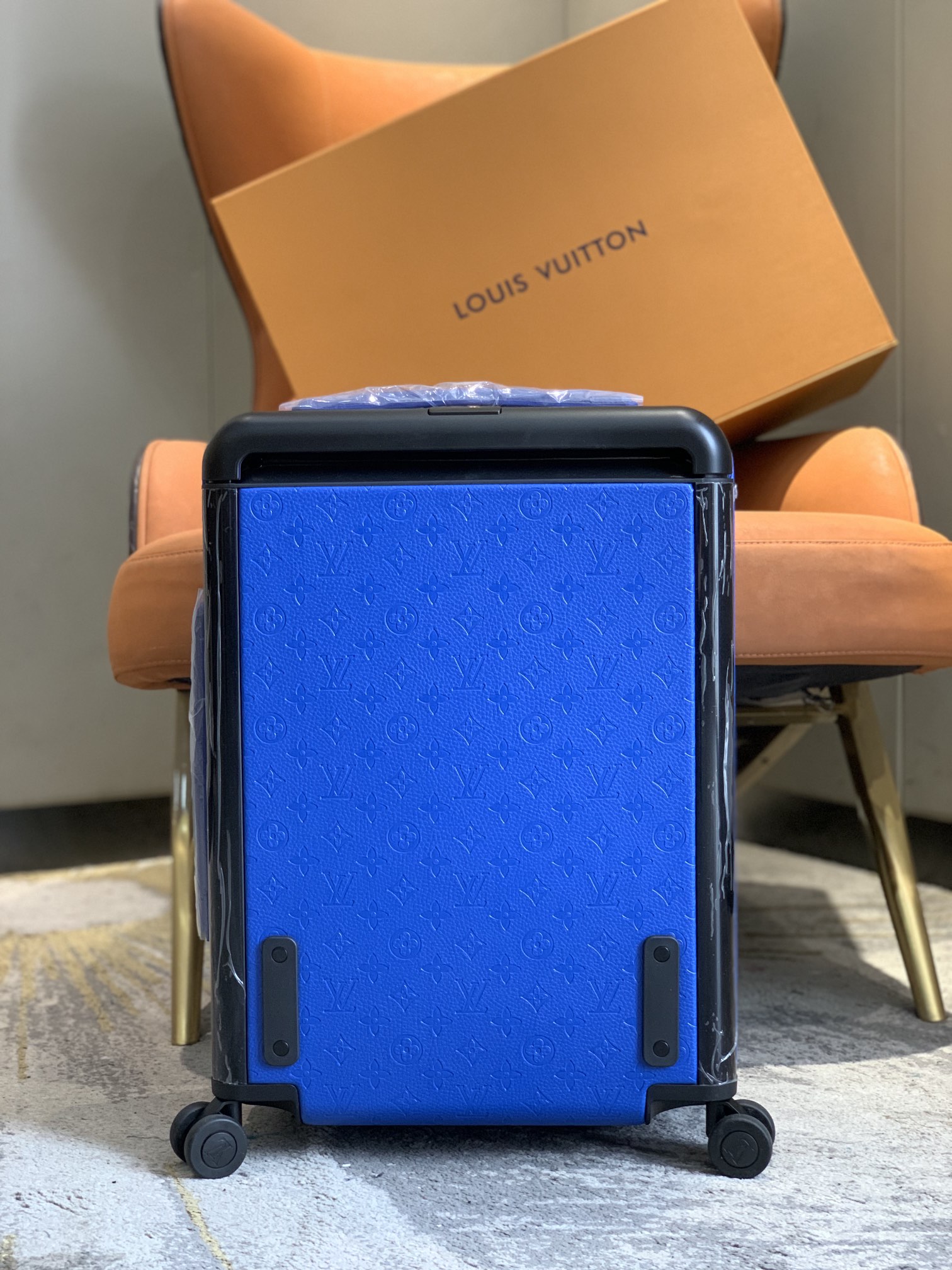 2023ルイ・ヴィトンスーパーコピー ホライズン 4輪トロリーケース 55cm LV136712N級品