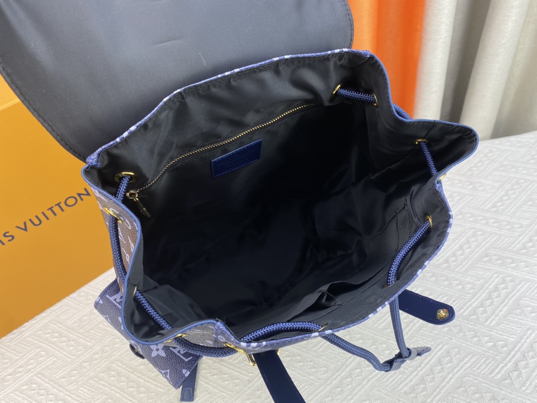 大人気のブランドルイ・ヴィトンコピーパック ブルー グラフィティ バック M41379品質保証
