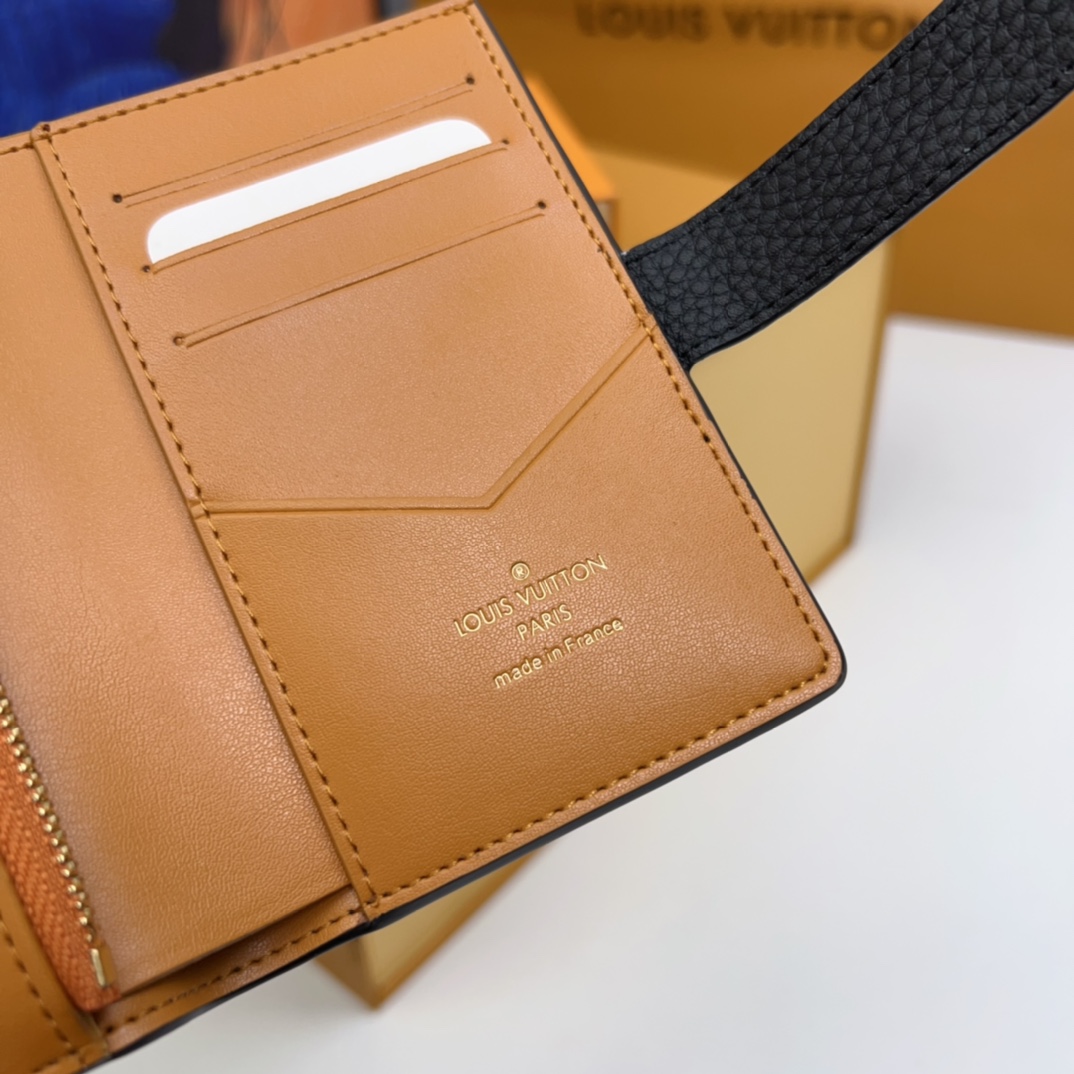 ルイ・ヴィトンスーパーコピー新品偽物 ヴェルティカル ショートウォレット ブラック M81561N級品
