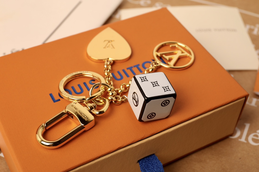 人気のルイ・ヴィトンコピーのバッグアクセサリーとキーホルダー MP2913N級品