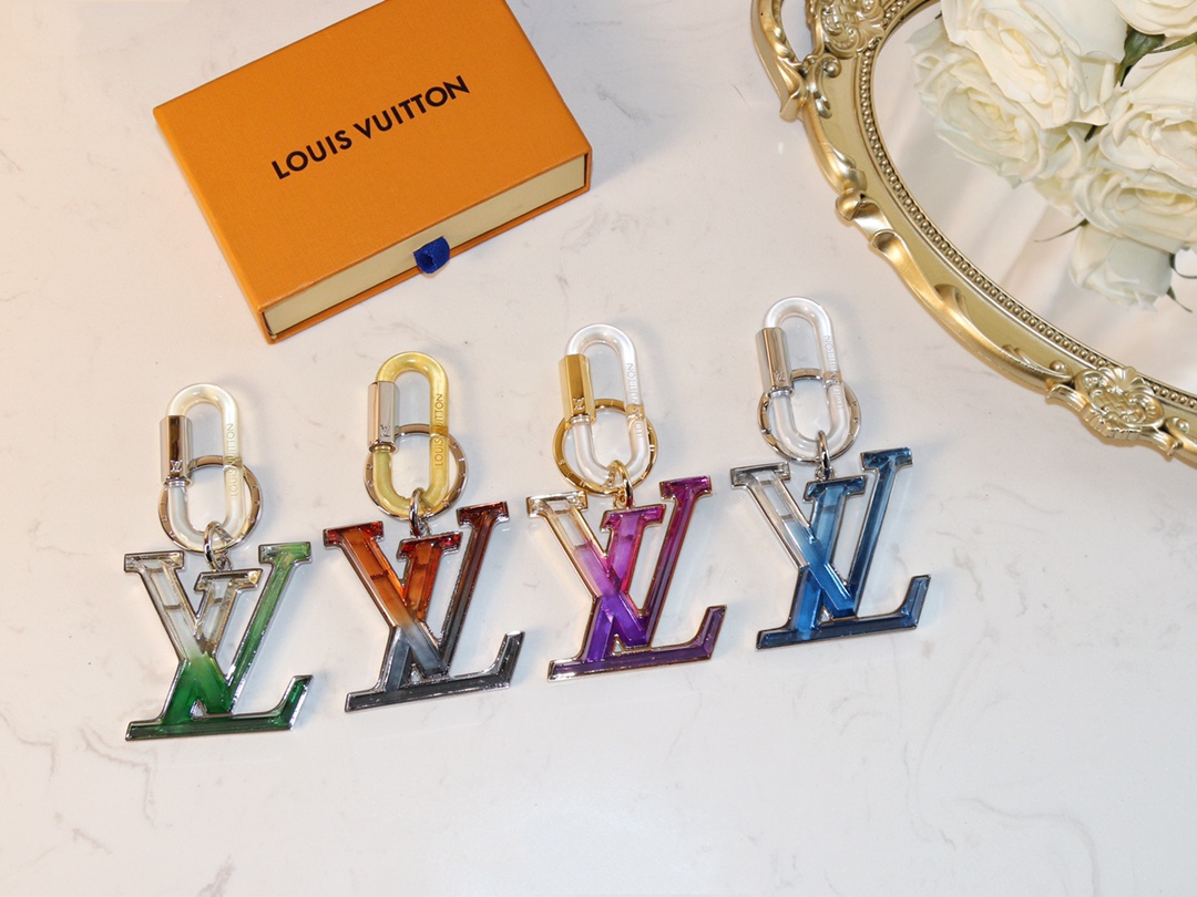 新品 ルイ・ヴィトンスーパーコピー アクリル Lv PRISM キーホルダー MP67777