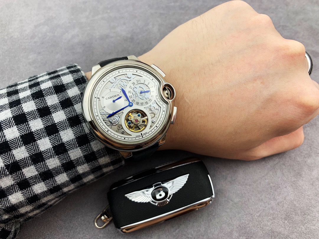 CARTIER時計コピー ブルー バルーン シリーズ フライホイール デザイン W6920081激安送料無料