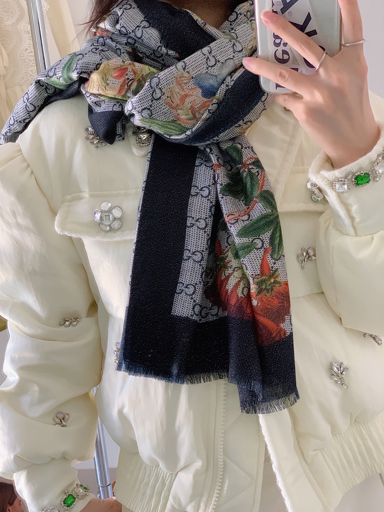 人気グッチコピー プレミアム フェミニン フローラル カシミア 偽物スカーフ gu10633激安送料無料