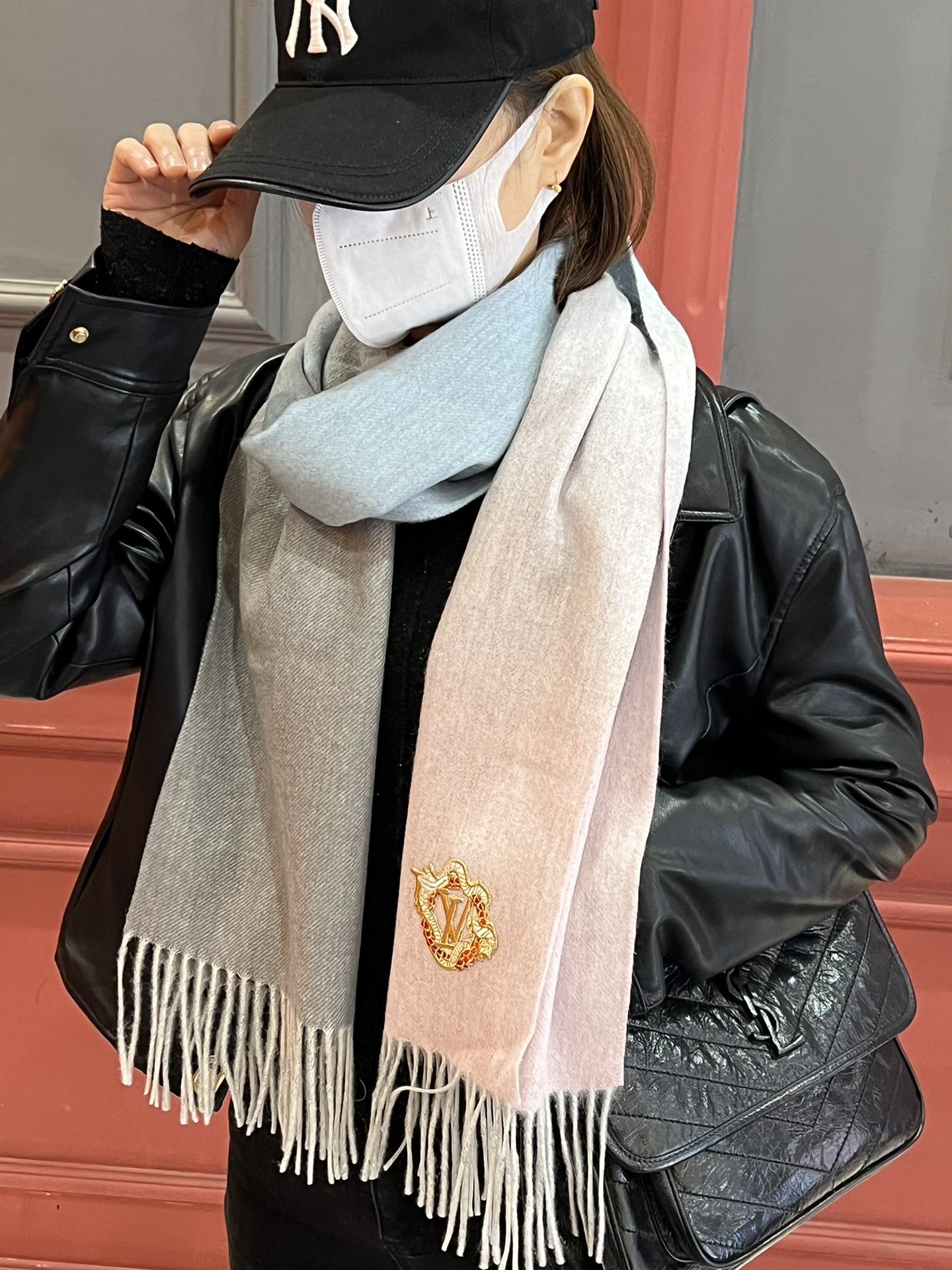 激安スーパーコピールイ・ヴィトン刺繍パッチカップルモデルマフラー 00145通販