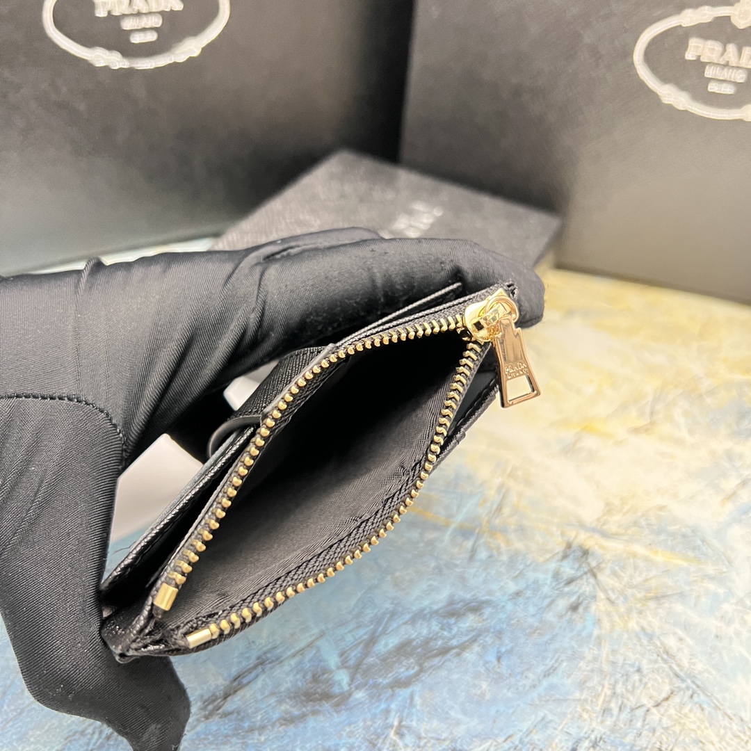 激安プラダ IDカードホルダー女性スーパーコピー財布 142466品質保証