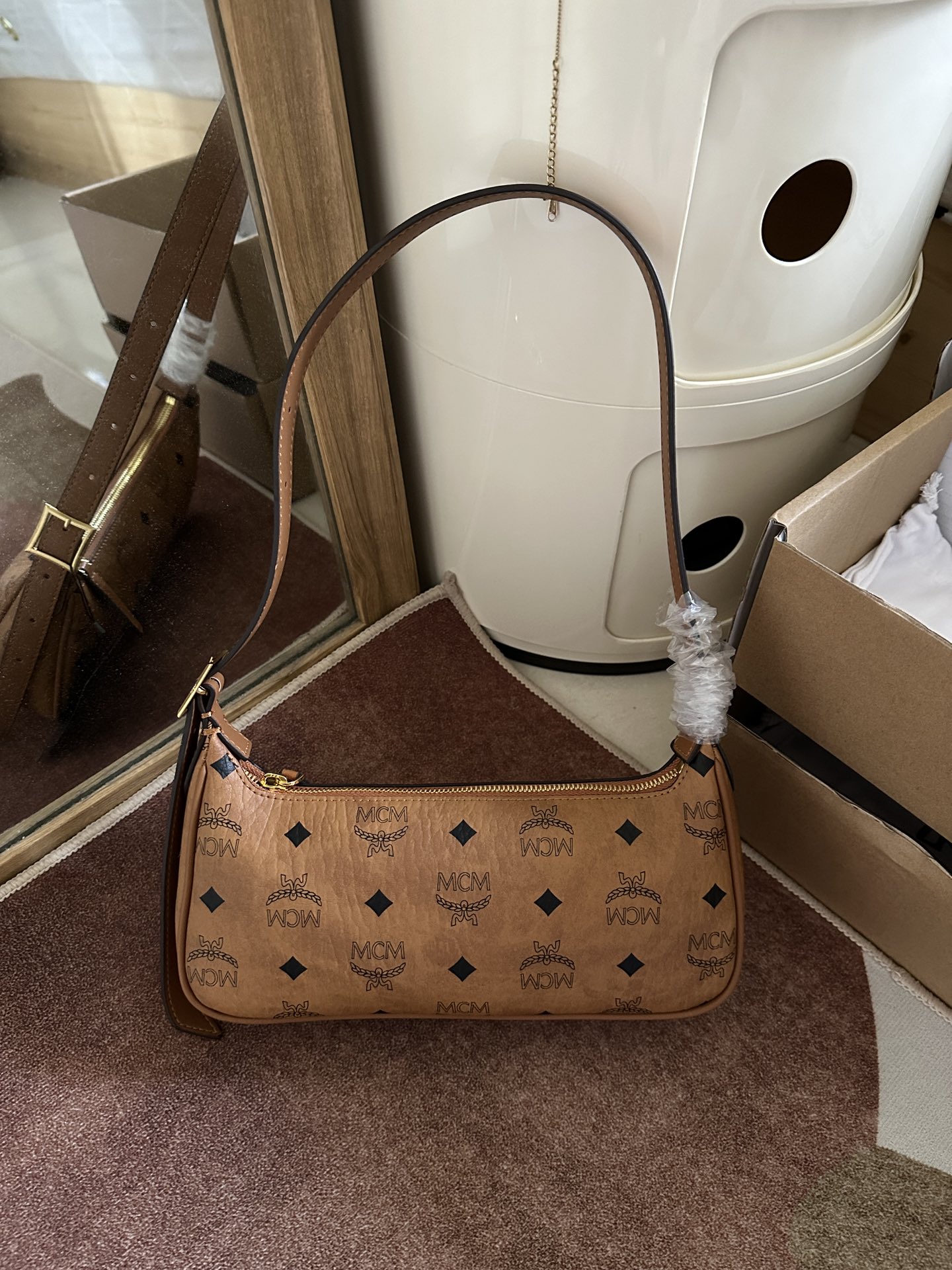 MCM 2024春夏新作バゲットバッグスーパーコピー 142504通販