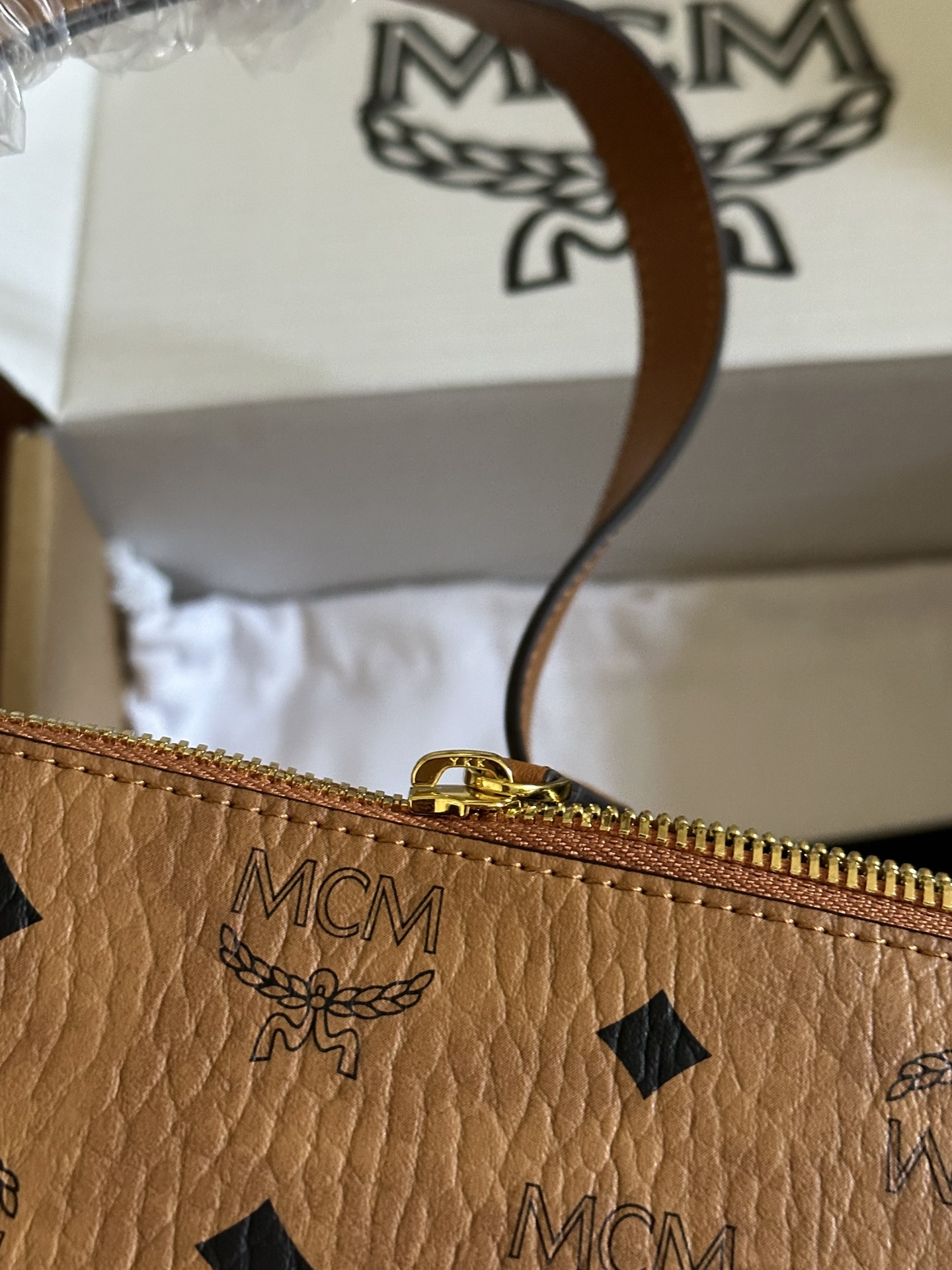 MCM 2024春夏新作バゲットバッグスーパーコピー 142504N級品