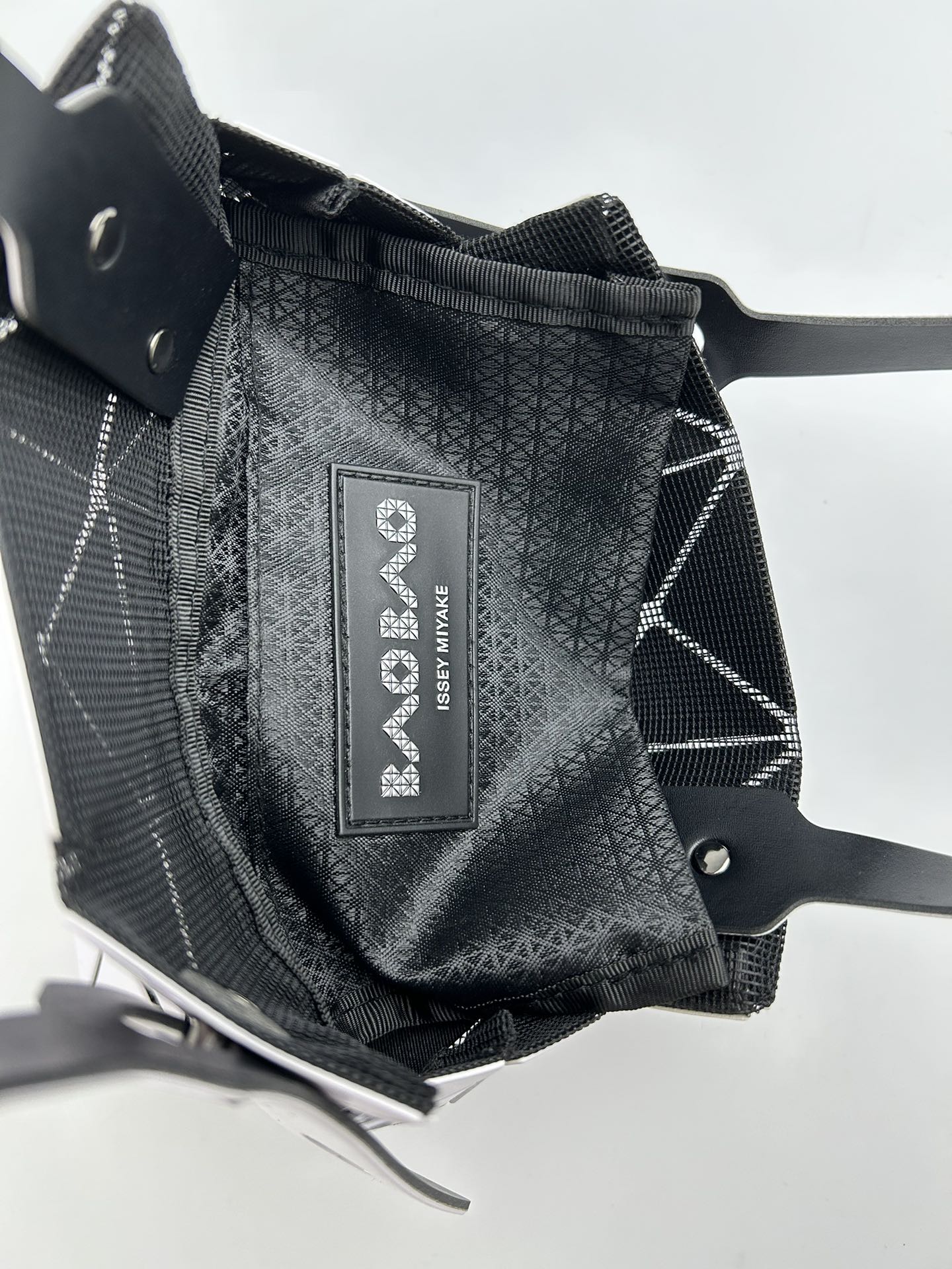 大人気新作のスーパーコピーバッグBAOBAO「CARAT」シリーズ 143355品質保証