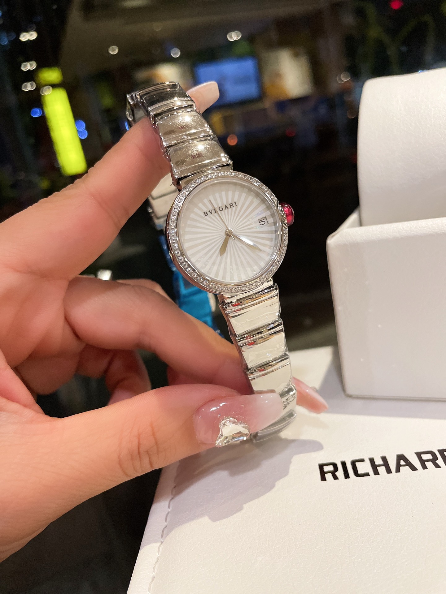 ブルガリ スーパーコピー時計の最新款LVCEAシリーズ 女性 145602通販