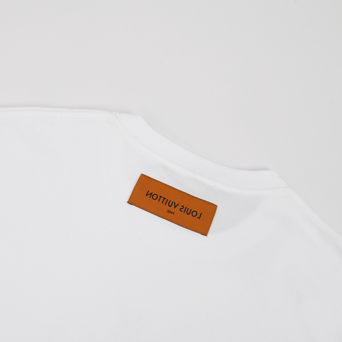 ルイ・ヴィトンのスーパーコピー高級半袖Tシャツ 153498代引きを販売