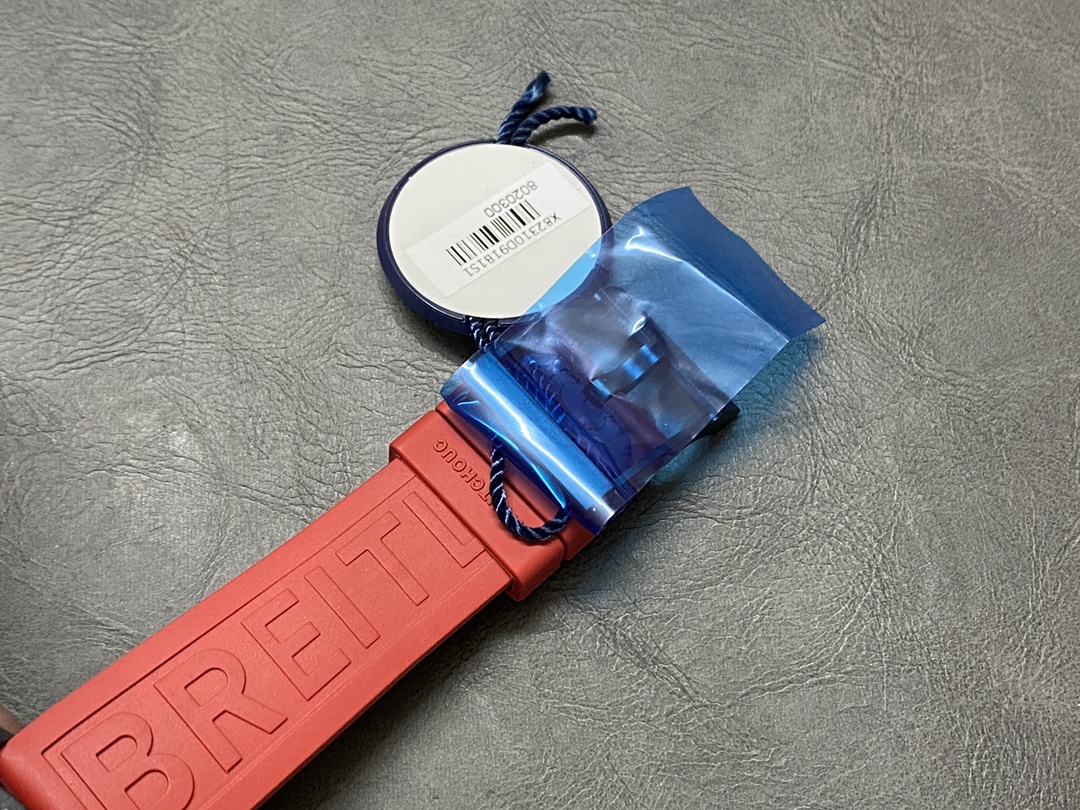 ブライトリングスーパーコピー フルカーボンファイバー 6針クロノグラフ激安時計 171700代引きを販売