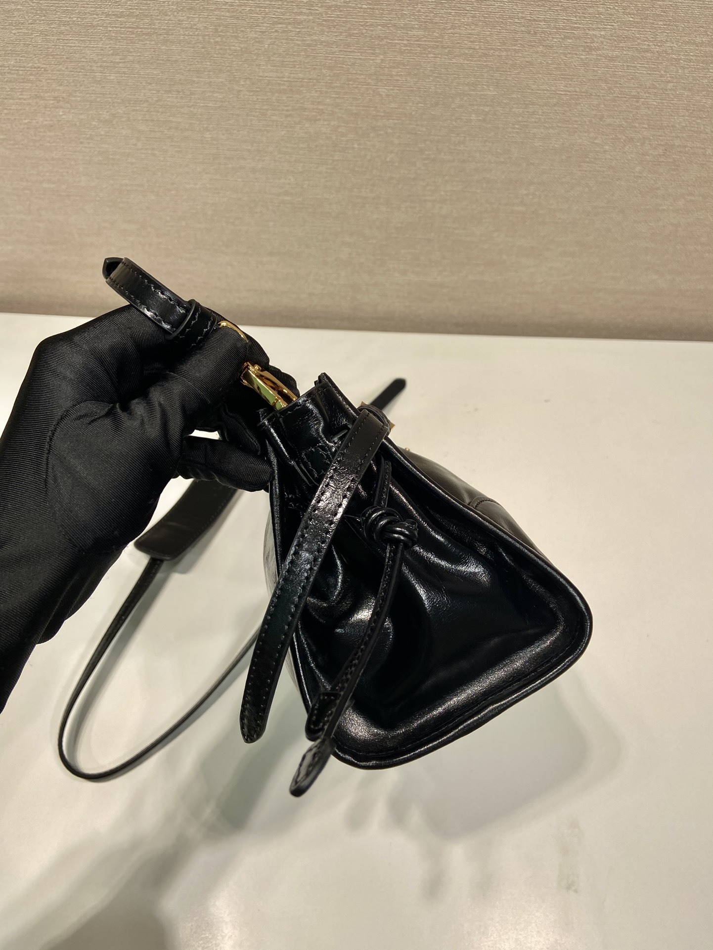大人気のブランドプラダ オイルドレザー クロスボディバッグ 1BA215高い品質