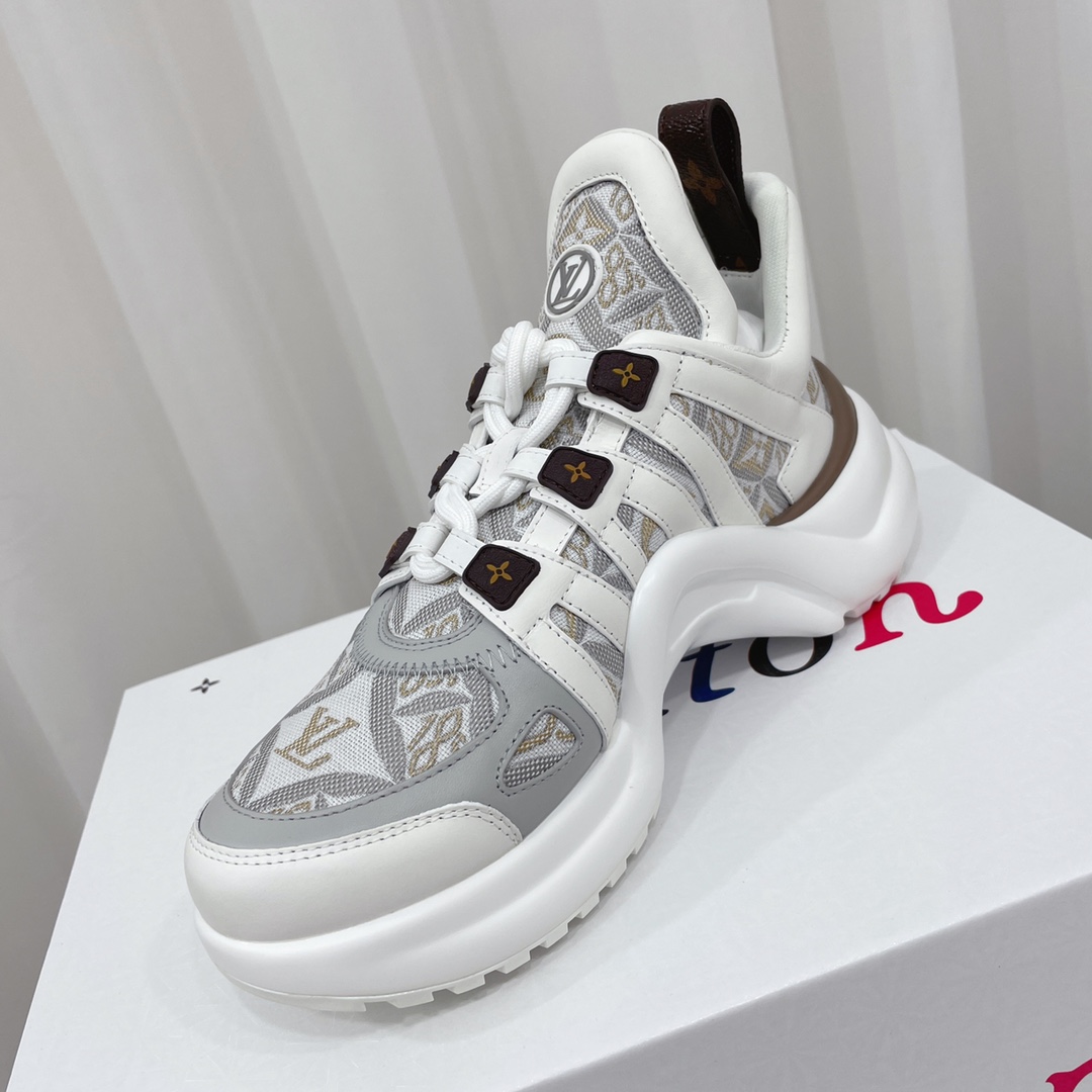 ルイ・ヴィトン シリーズ アーチ ブリッジスーパーコピー お父さんの運動靴 224924N級品