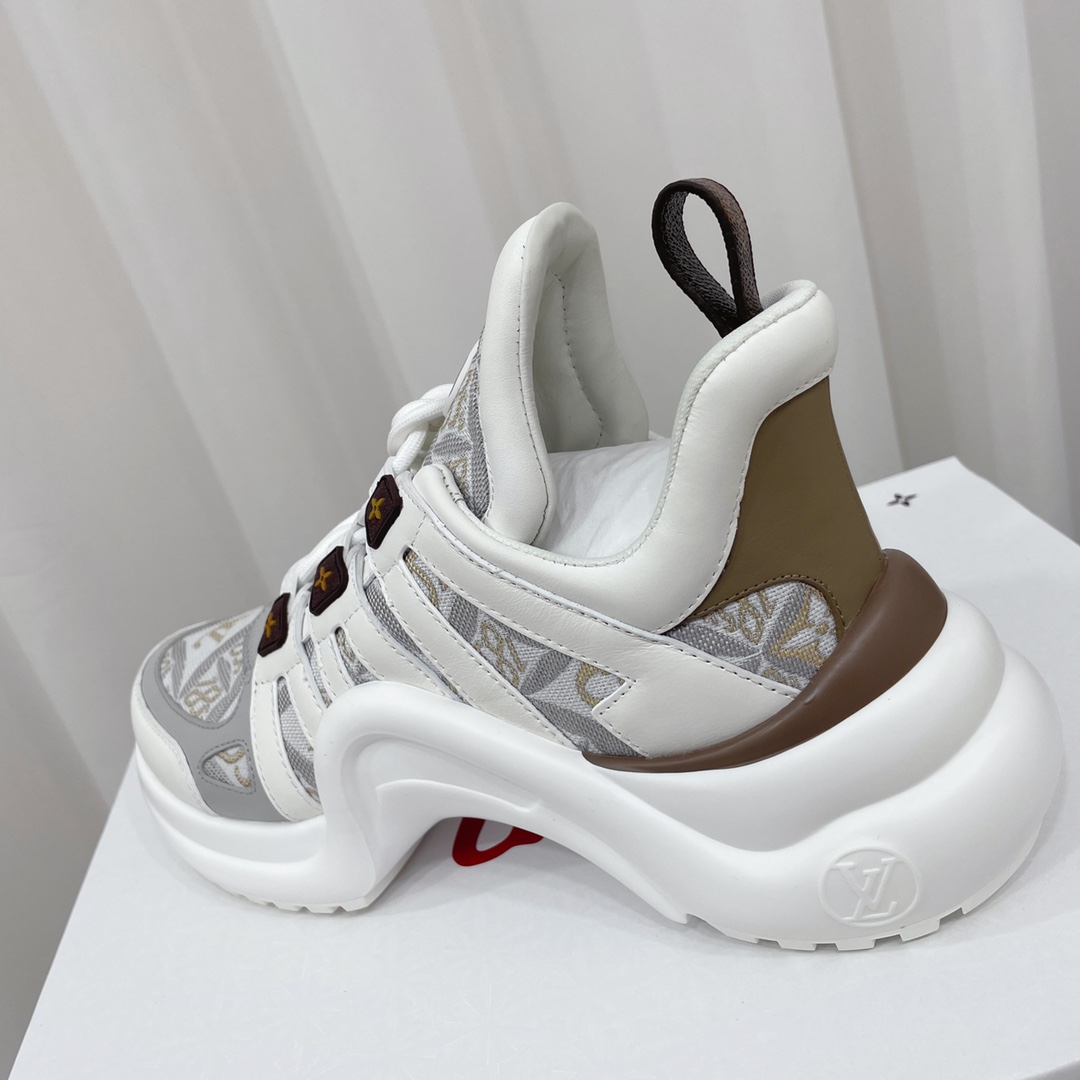 ルイ・ヴィトン シリーズ アーチ ブリッジスーパーコピー お父さんの運動靴 224924代引きを販売