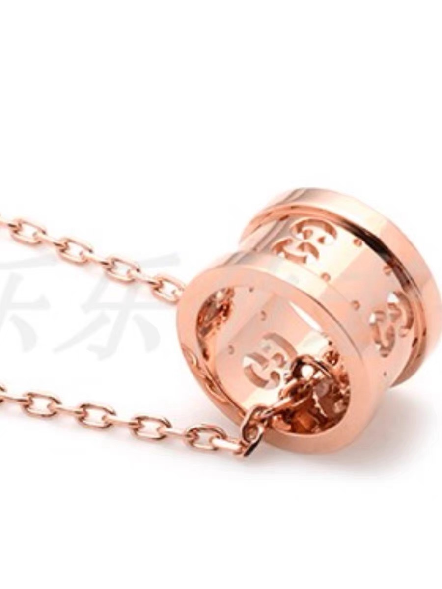 グッチコピー偽物レディース 18K イエロー ローズ ゴールドネックレス 272680通販