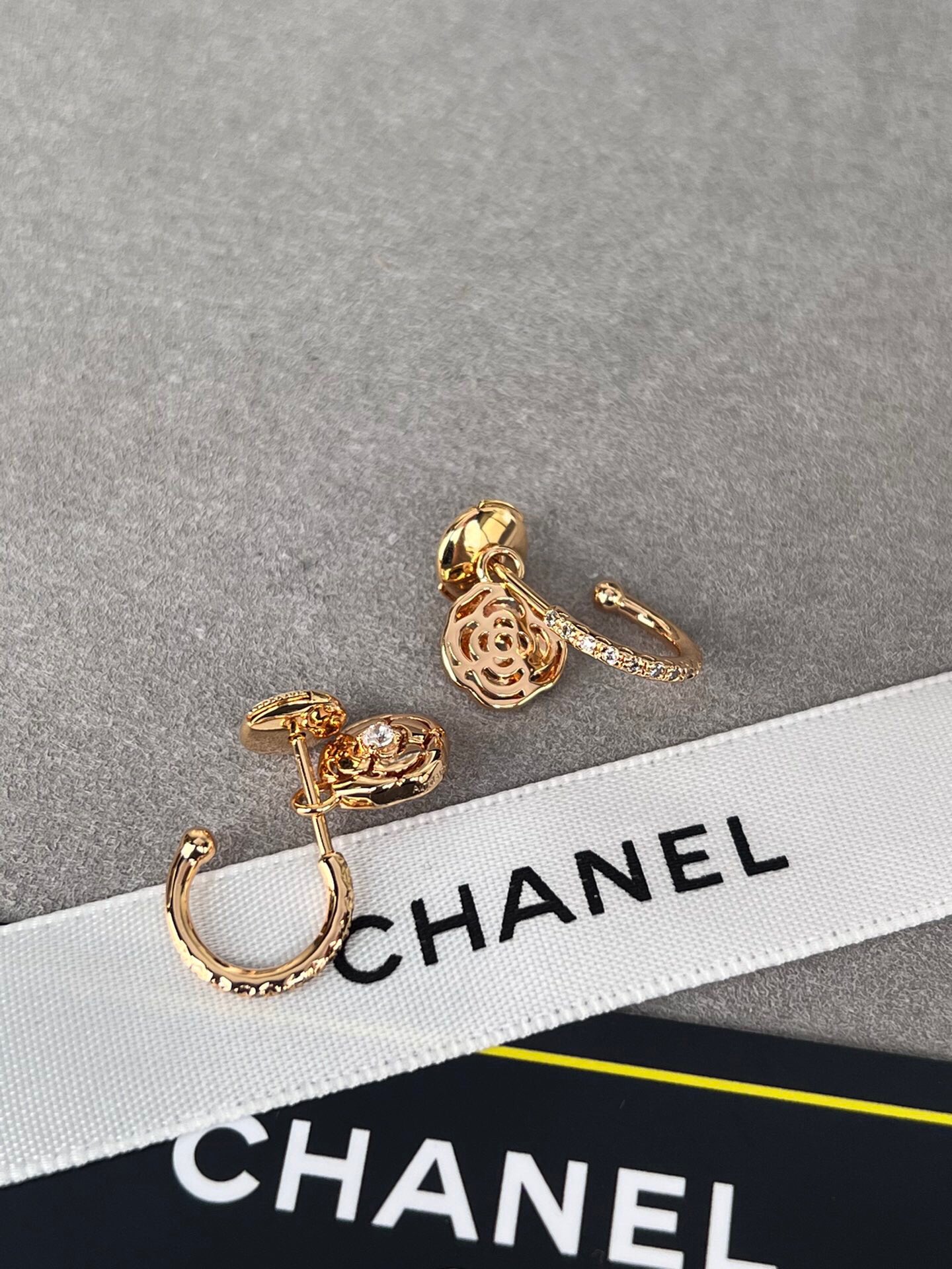 大人気シャネルローズゴールド カメリア イヤリング カメリア シリーズ18K ゴールド高級ジュエリー 336041高い品質