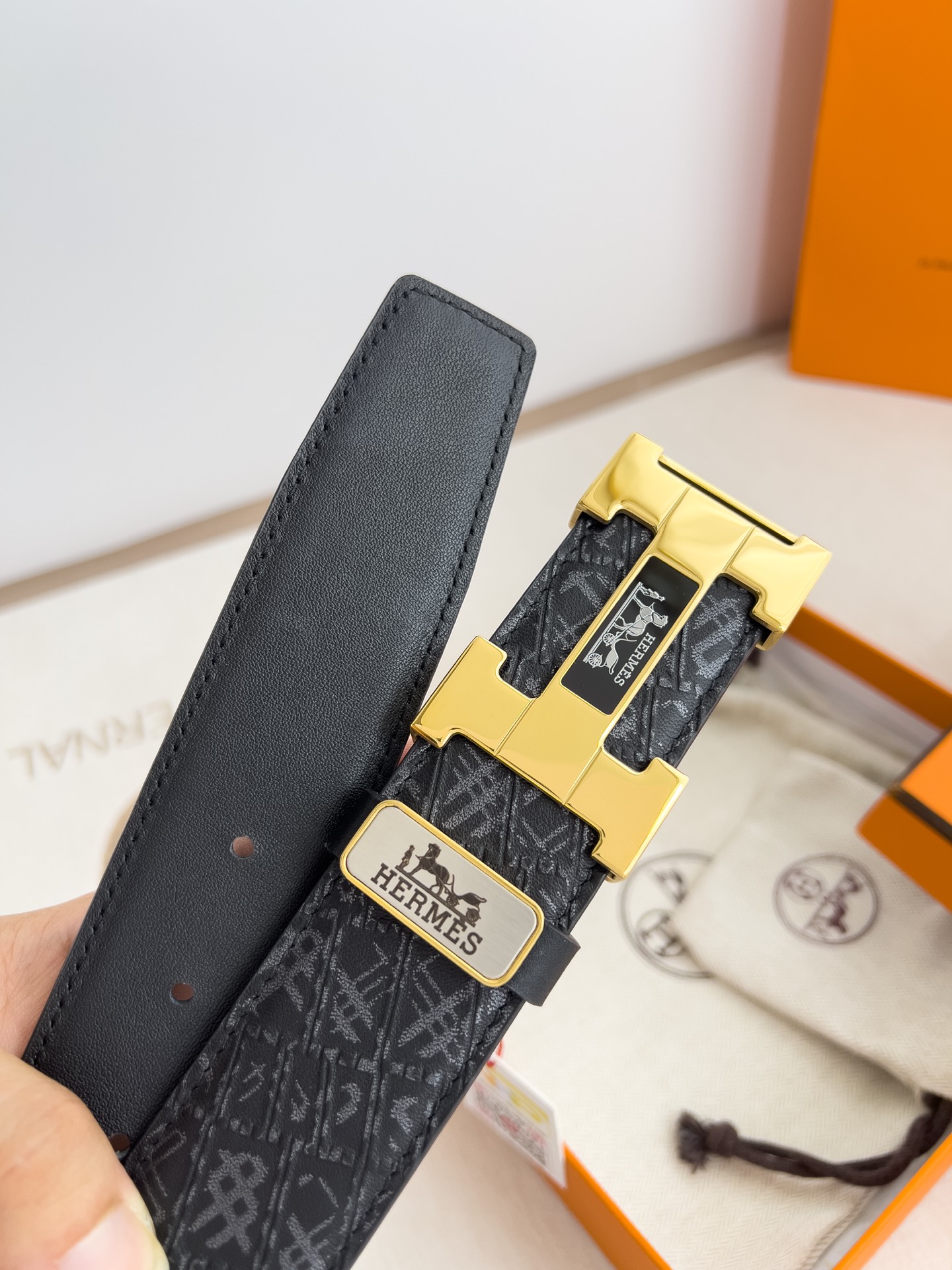 202新品コピーエルメス両面第一層牛革ベルト 445490最高級