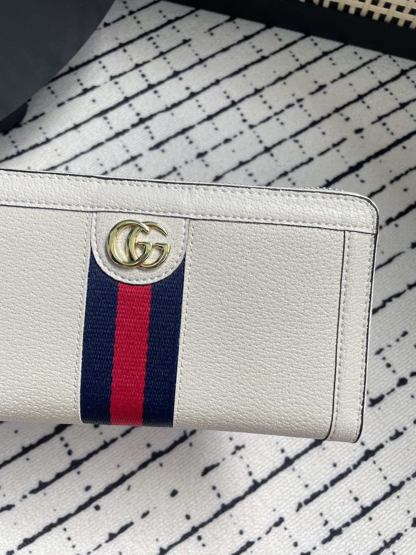 ブランドグッチ長財布スーパーコピー 523154高い品質