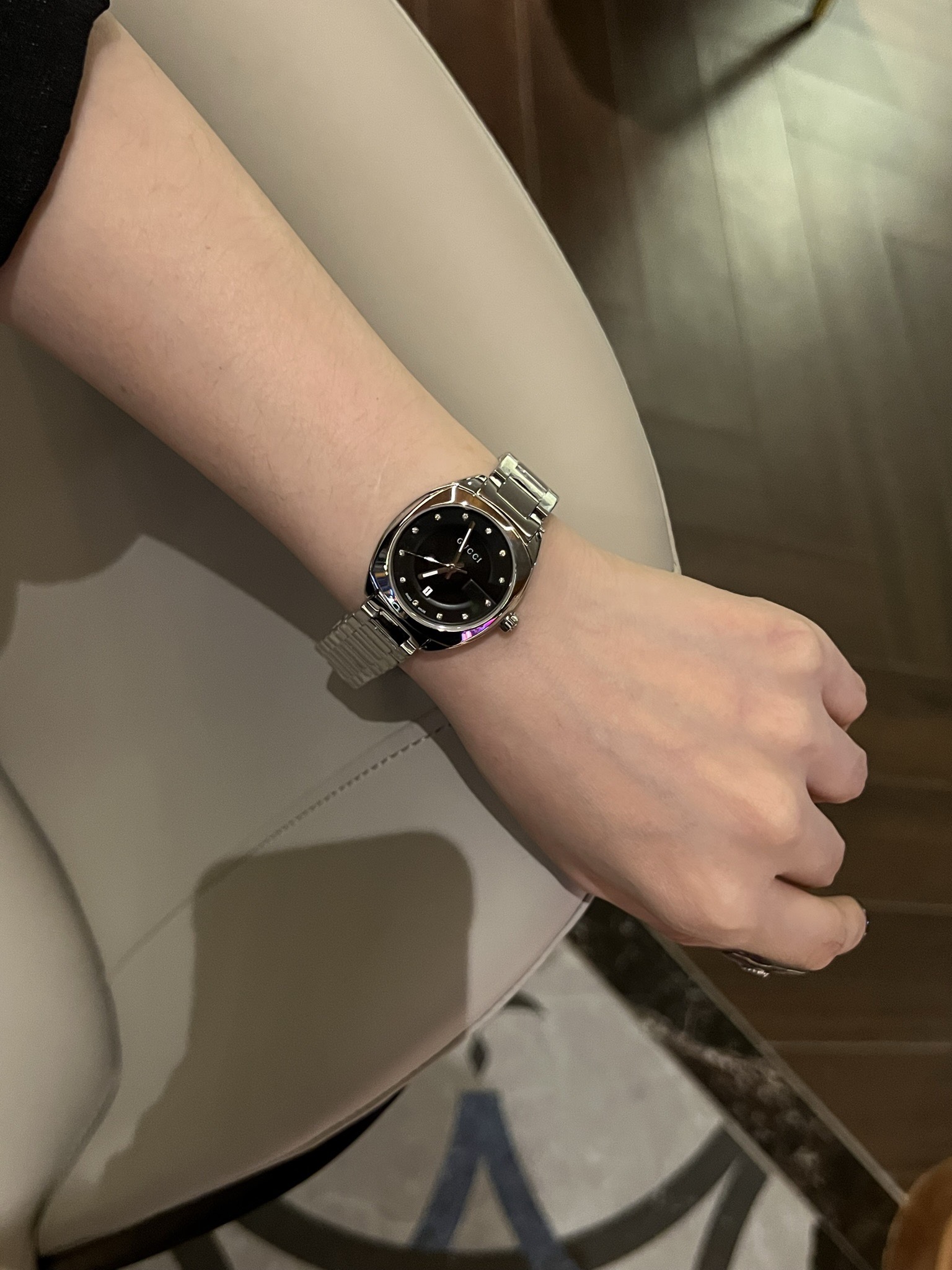 人気グッチ女性のクォーツ時計コピー GG2570N級品