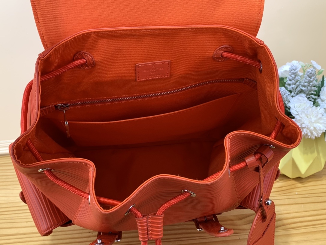 ルイ・ヴィトン ミディアム ブライトレッドスーパーコピーN級品バックパック M23764品質保証