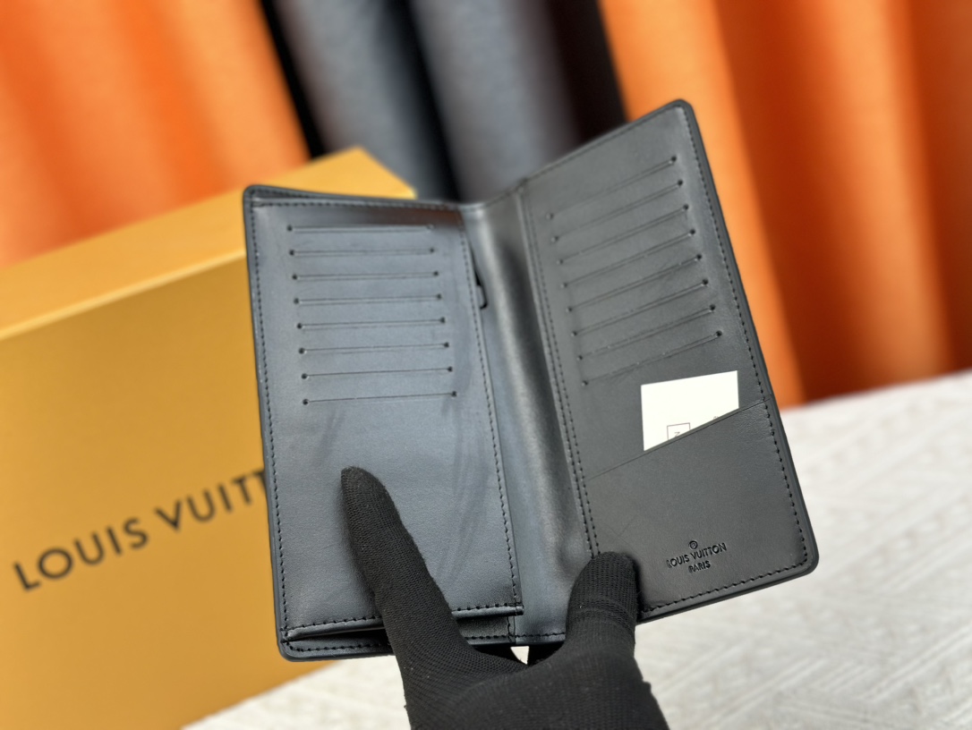 ルイ・ヴィトン ブラザスーパーコピー高品質の激安財布黒 N82820代引きを販売