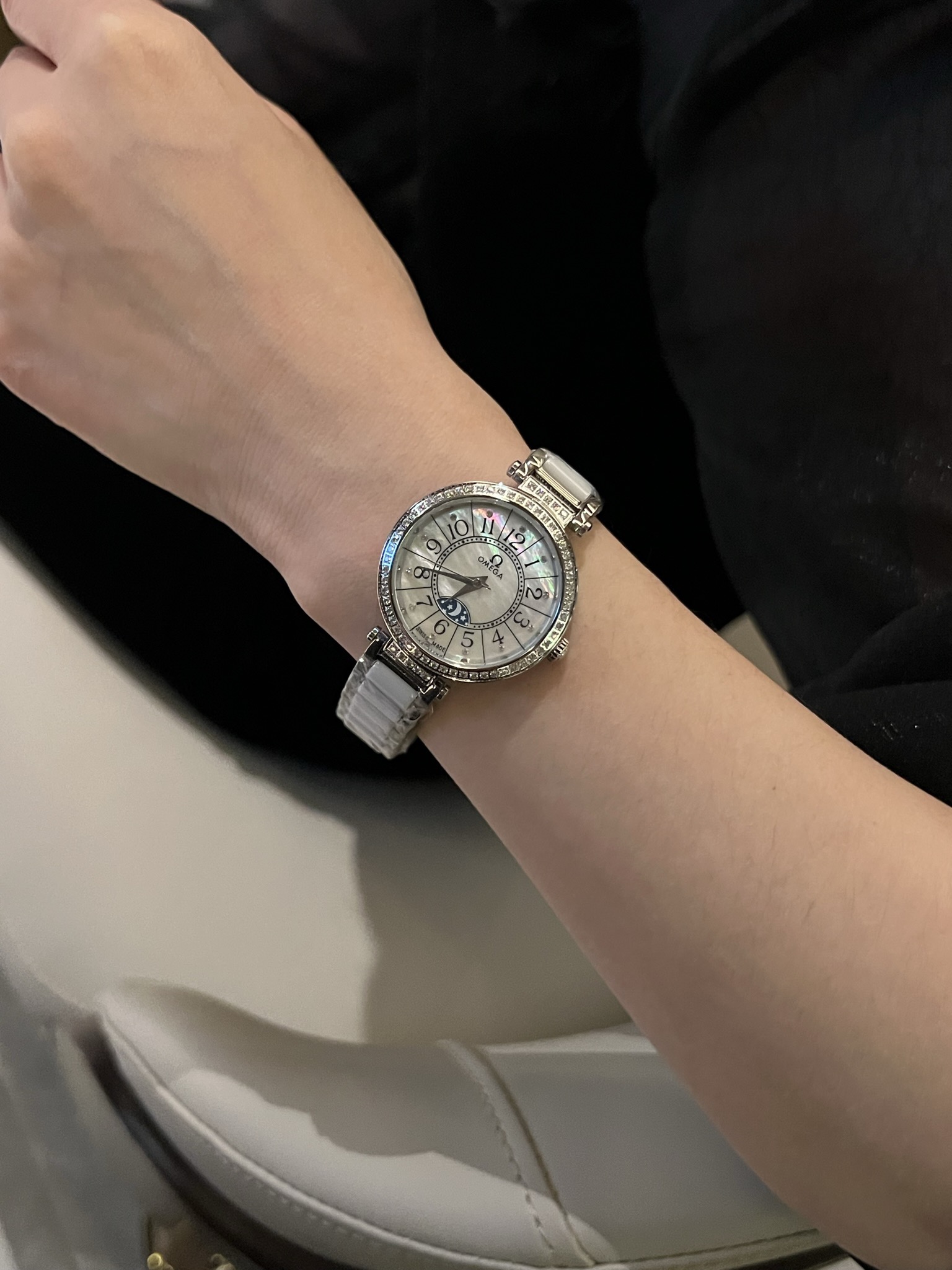 2024新款オメガ女性 クォーツスーパーコピー時計 OM5488激安送料無料