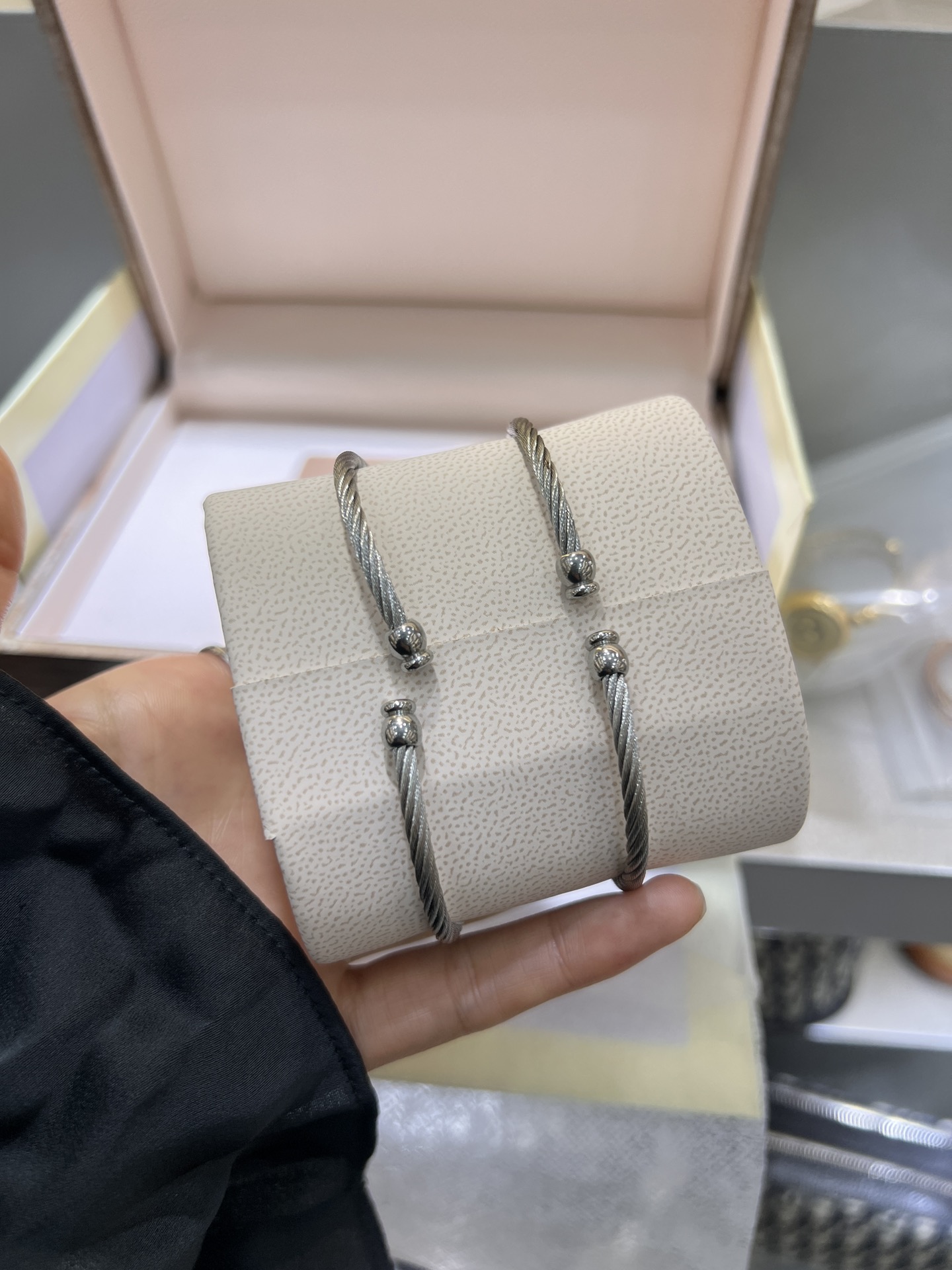 2024高品質グッチ ブレスレットスーパーコピー時計 gue05953代引きを販売