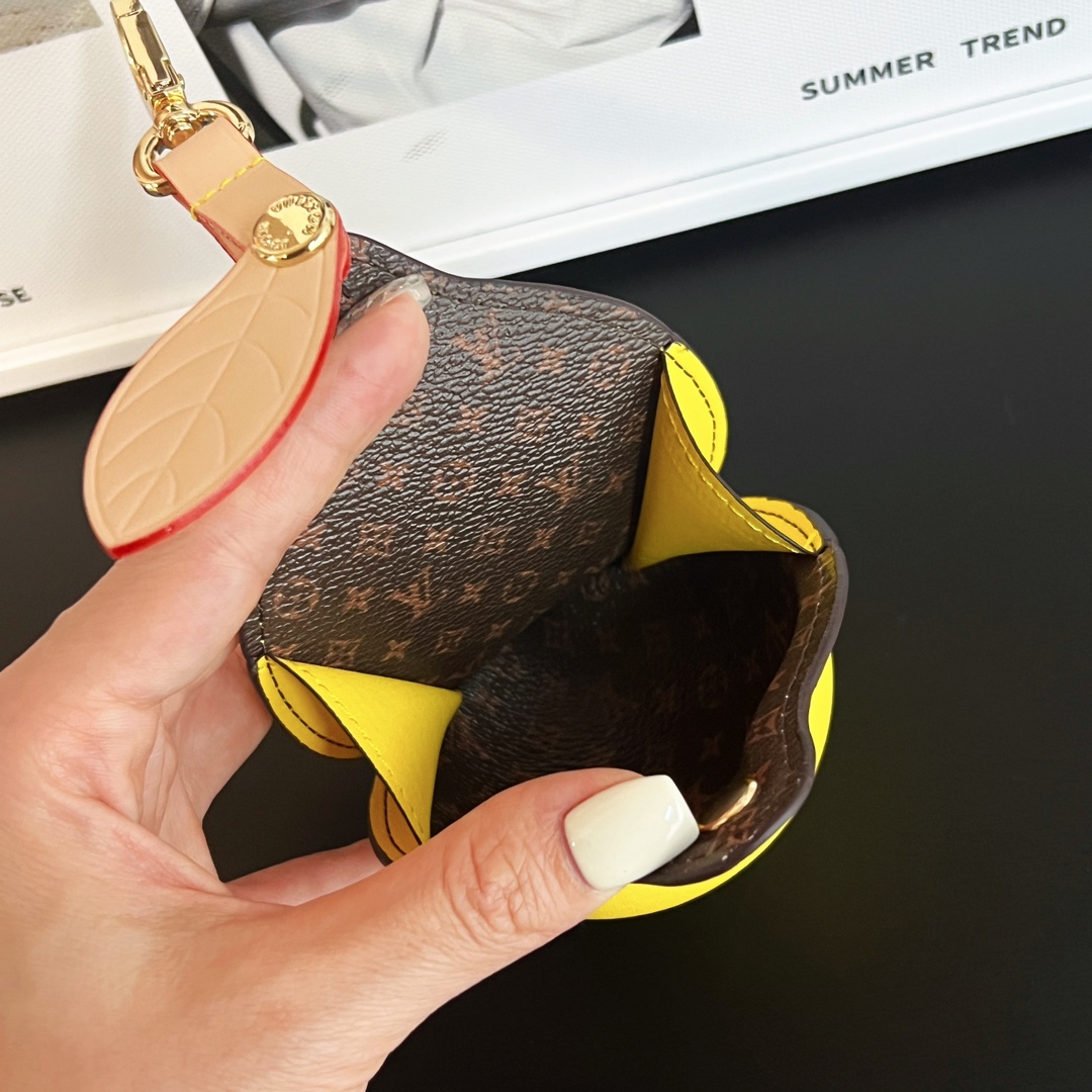 新品 ルイ・ヴィトンコピー レモン小銭入れペンダント lv56302最高級