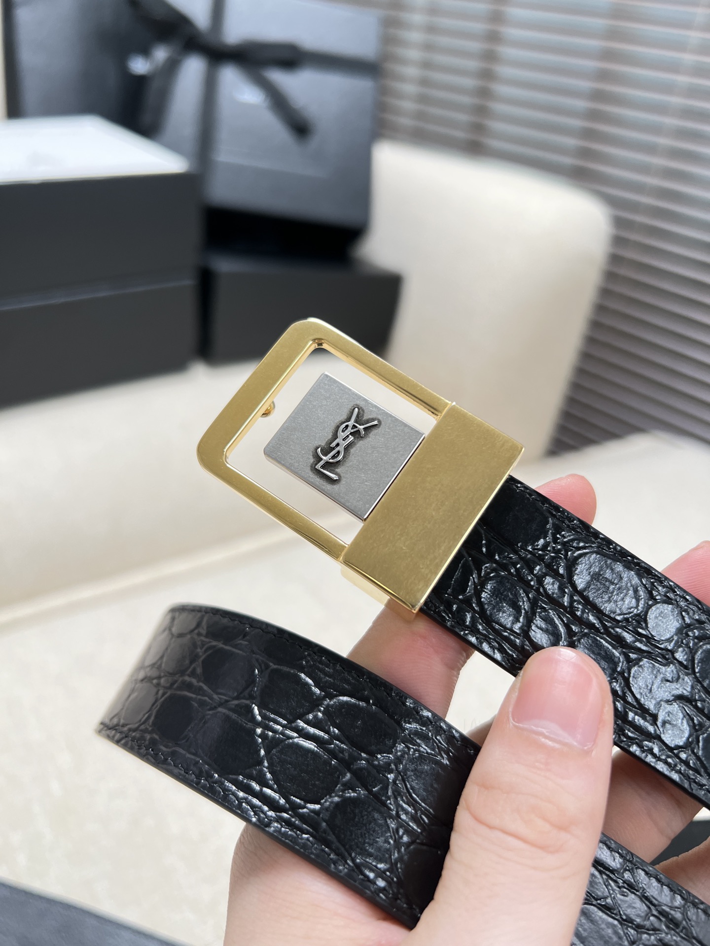 2024年サンローラン 女性のスーパーコピーベルト san52063激安送料無料