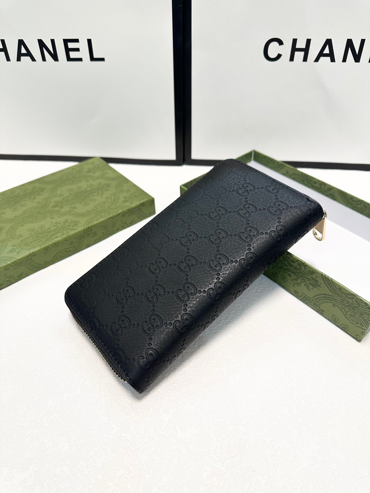 2025人気商品グッチスーパーコピーメンズ財布 144910代引きを販売